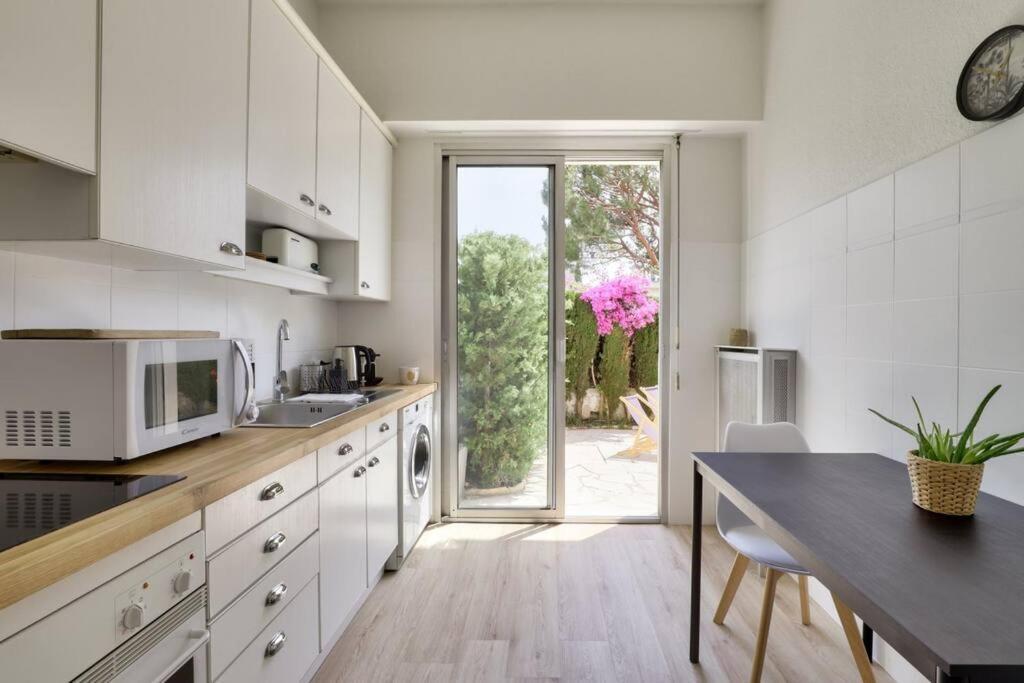 Elegant Logement D'1 Avec Terrasse *